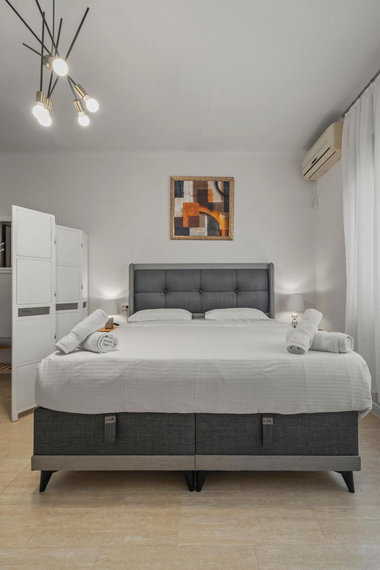 Upscale Studio, Walking Distance From The Old Town ブカレスト エクステリア 写真