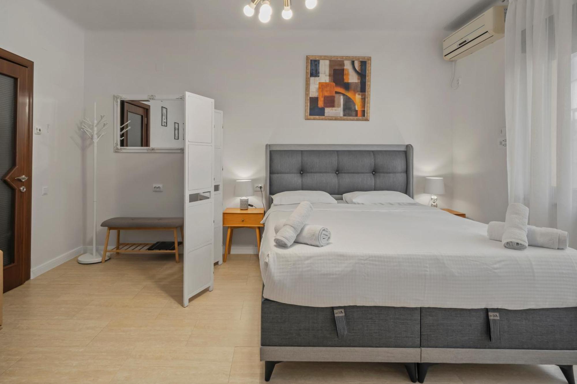 Upscale Studio, Walking Distance From The Old Town ブカレスト エクステリア 写真